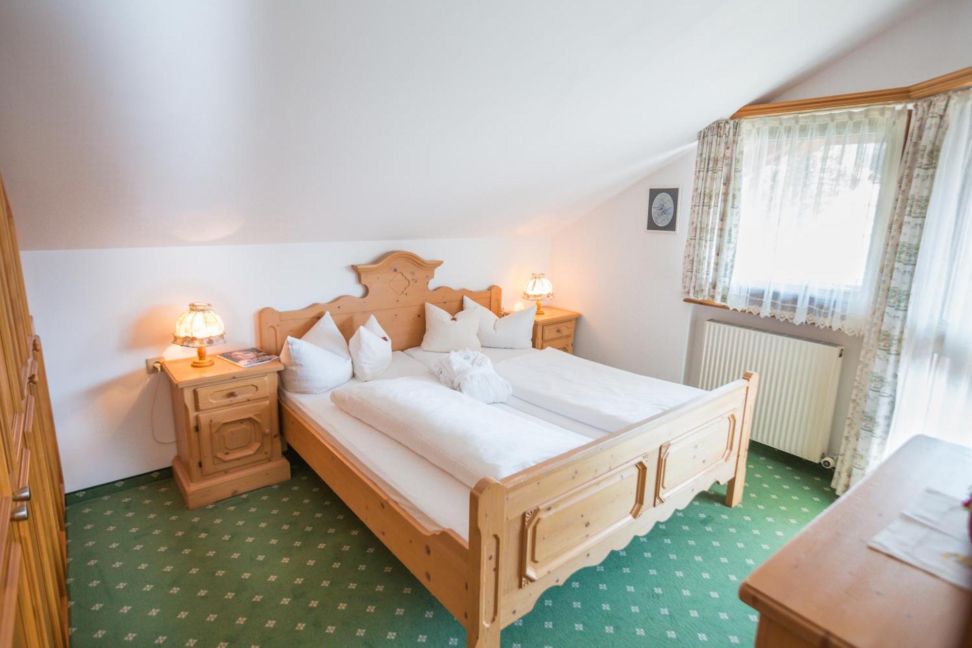 Flat Hotel Seefeld in Tirol Værelse billede